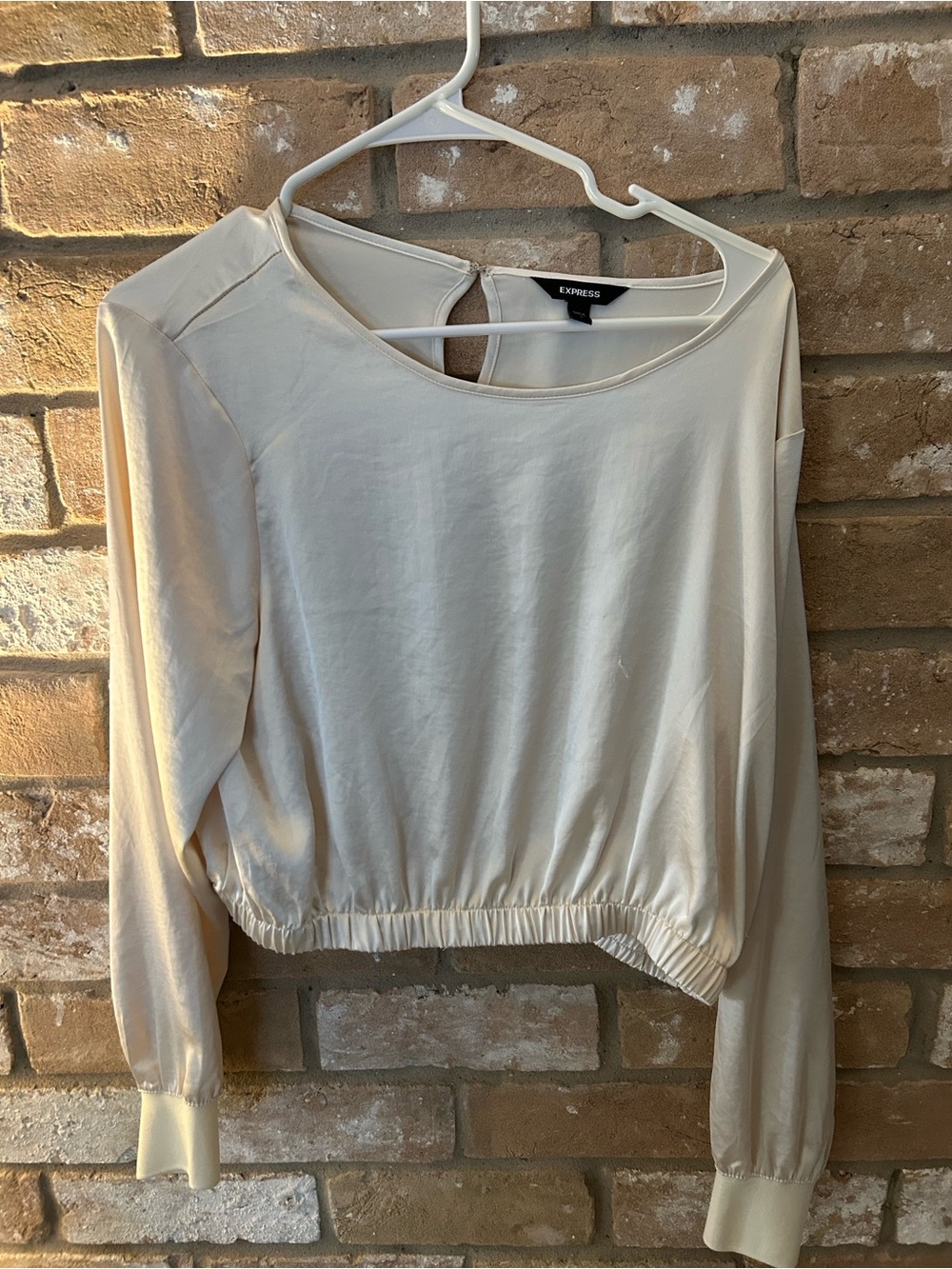 Express Women's Cream Long-Sleeve Cropped Top. Size Lg.